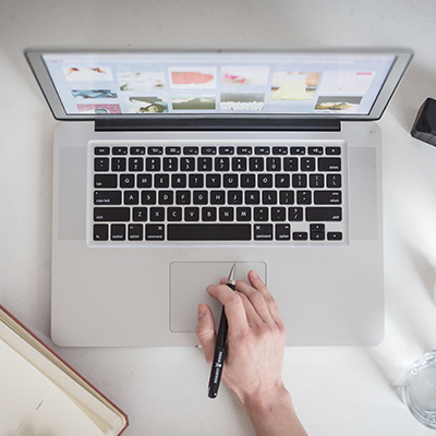 亚洲色婷美女销魂图