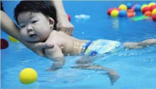 女成人游泳纸尿裤视频