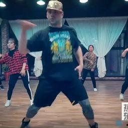 男生成人开场舞蹈视频,男生成人开场舞蹈风采展示  第2张